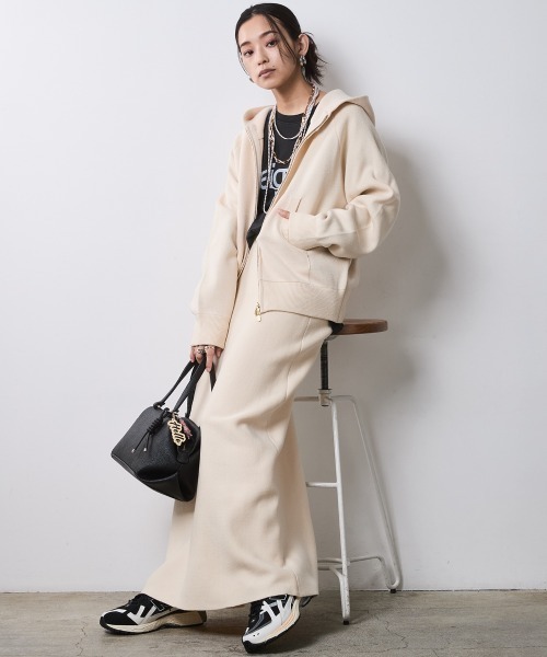 CHIC STYLE（シックスタイル）の「ジップアップニットフーディ＜大きいサイズ有＞シックスタイル（パーカー・レディース・アイボリー/グレー/ブラック・L/M/5L/4L/3L/LL）」の7枚目の写真