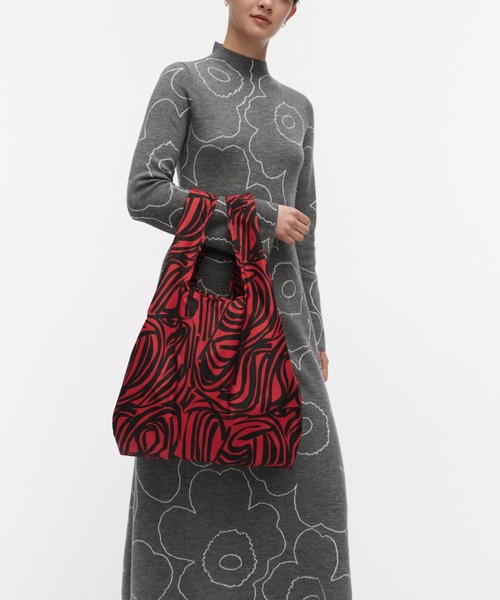 marimekko(マリメッコ)の「Jokuraita / Smartbag(エコバッグ/サブバッグ・レディース・ブラック/レッド・FREE)」の1枚目の写真