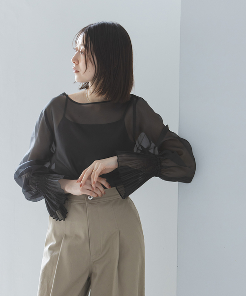 NOBLE パールシアープリーツカフスブラウス　ベージュ ノーブル NOBLE パールシアープリーツカフスブラウス （ベージュ