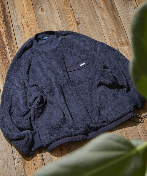 FREAK'S STORE（フリークスストア）の「限定展開 KAVU×FREAK'S STORE/カブー 別注 ナイロン切り替え シャギーフリース クルーネックプルオーバー / ヘムコード（その他トップス・メンズ・スミクロ/ベージュ/ネイビー/ブラック・SMALL/MEDIUM/LARGE）」の4枚目の写真