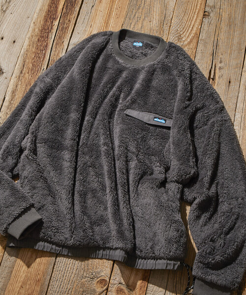 FREAK'S STORE（フリークスストア）の「限定展開 KAVU×FREAK'S STORE/カブー 別注 ナイロン切り替え シャギーフリース クルーネックプルオーバー / ヘムコード（その他トップス・メンズ・スミクロ/ベージュ/ネイビー/ブラック・SMALL/MEDIUM/LARGE）」の6枚目の写真