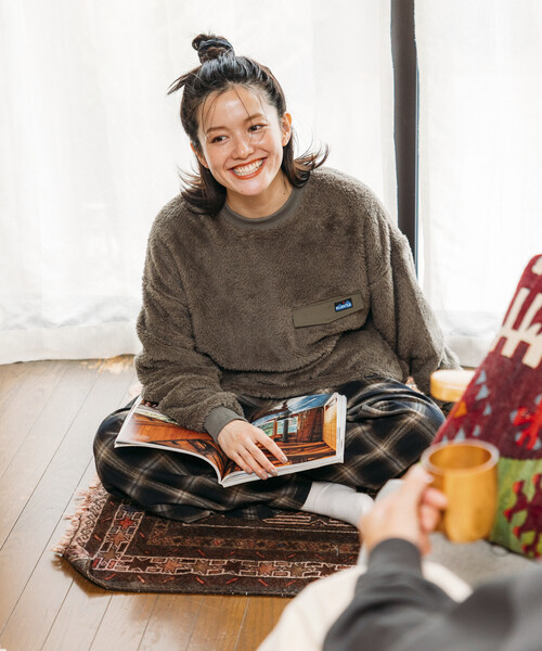 FREAK'S STORE（フリークスストア）の「限定展開 KAVU×FREAK'S STORE/カブー 別注 ナイロン切り替え シャギーフリース クルーネックプルオーバー / ヘムコード（その他トップス・メンズ・スミクロ/ベージュ/ネイビー/ブラック・SMALL/MEDIUM/LARGE）」の16枚目の写真