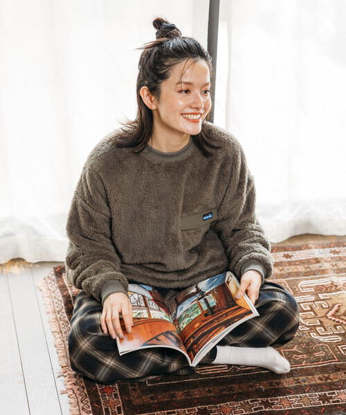 FREAK'S STORE（フリークスストア）の「限定展開 KAVU×FREAK'S STORE/カブー 別注 ナイロン切り替え シャギーフリース クルーネックプルオーバー / ヘムコード（その他トップス・メンズ・スミクロ/ベージュ/ネイビー/ブラック・SMALL/MEDIUM/LARGE）」の15枚目の写真