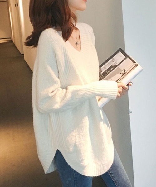 SallyLunn(サリーラン)の「やわらかVネックオーバーサイズニット(ニット/セーター・レディース・ホワイト/ブラック/グレー/ベージュ・FREE)」の5枚目の写真