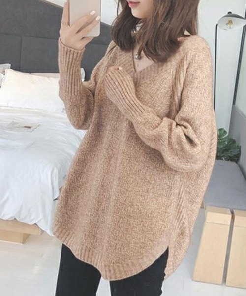 SallyLunn(サリーラン)の「やわらかVネックオーバーサイズニット(ニット/セーター・レディース・ホワイト/ブラック/グレー/ベージュ・FREE)」の7枚目の写真