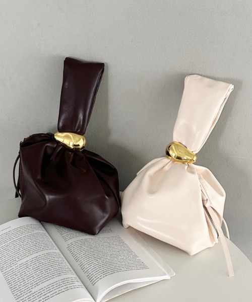 MYMOOD.（マイムード）の「ワンポイントパーツ ワンハンドルサイドファスナーハンドバッグ オケージョンバッグ 結婚式 お呼ばれ オケージョン（ハンドバッグ・レディース・ワインレッド/アイボリー/ブラック/ブラウン・FREE）」の5枚目の写真