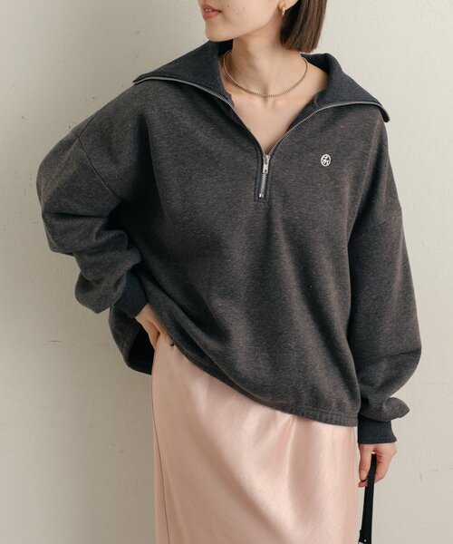 Omekashi(オメカシ)の「刺繍ハーフジップスウェット(スウェット・レディース・アイボリー/チャコールグレー/ピンク/オフホワイト・FREE)」の1枚目の写真