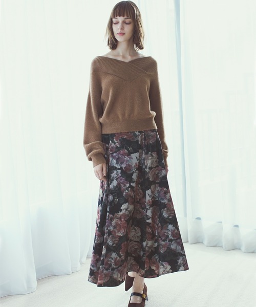 STRAWBERRY-FIELDS（ストロベリーフィールズ）の「ダークネスローズ_ナローシルエットプリントスカート（スカート・レディース・ブラック・1/2）」の2枚目の写真