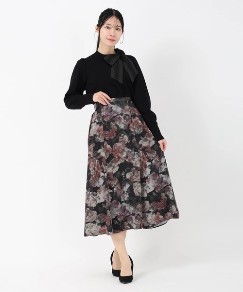 STRAWBERRY-FIELDS（ストロベリーフィールズ）の「ダークネスローズ_ナローシルエットプリントスカート（スカート・レディース・ブラック・1/2）」の9枚目の写真