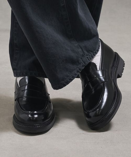 PUBLIC TOKYO(パブリックトウキョウ)の「SCOTCHGARDレザーローファー(ローファー・メンズ・ブラック・2/1/3)」の2枚目の写真