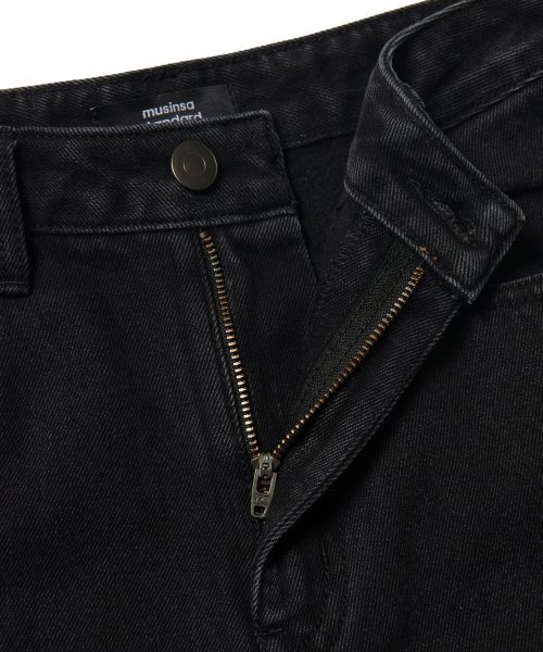 MUSINSA STANDARD WOMAN（ムシンサスタンダードウーマン）の「ウィメンズ裏起毛ストレートデニムパンツ[ウォッシュドブラック]（デニムパンツ・レディース・その他・30/24/25/26/27/28/29）」の9枚目の写真
