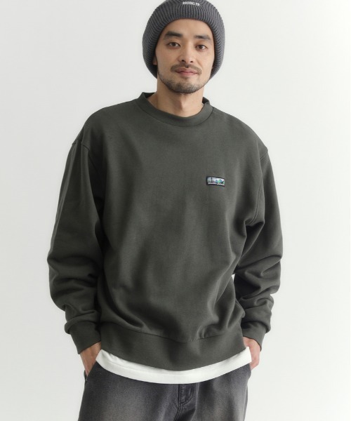 CAMP7(キャンプセブン)の「【CAMP7】胸ラベルロゴ クルーネックトレーナー (シンプルデザイン/裏毛素材/抗菌防臭/デイリーカジュアル/ユニセックス)(スウェット・メンズ・ライトグレー/ブラック/オリーブ・M/XL/L)」の3枚目の写真