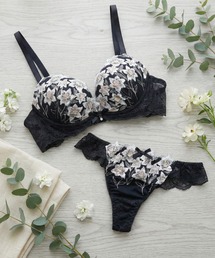 FUNALIVE（ファンアライブ）の「【脇高】セクシー系ブラ＆Tバックショーツ（ブラ&ショーツ）」