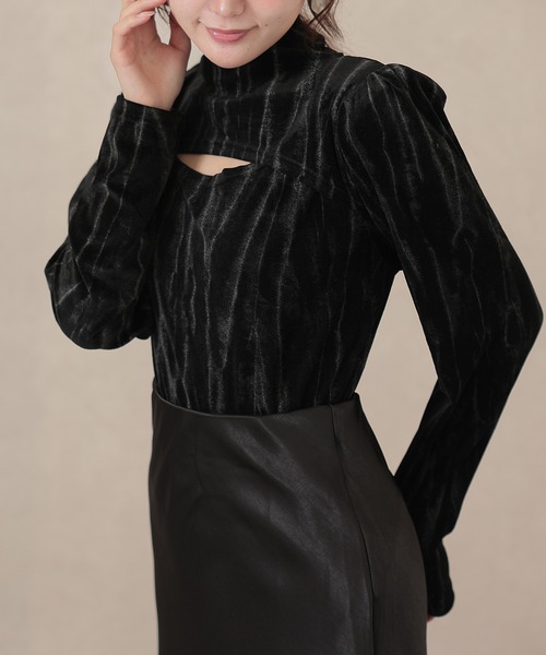 Lace Ladies(レースレディース)の「ベロア ニュアンス ストライプ オープンカット トップス(その他トップス・レディース・ブラック/モカ・FREE)」の12枚目の写真