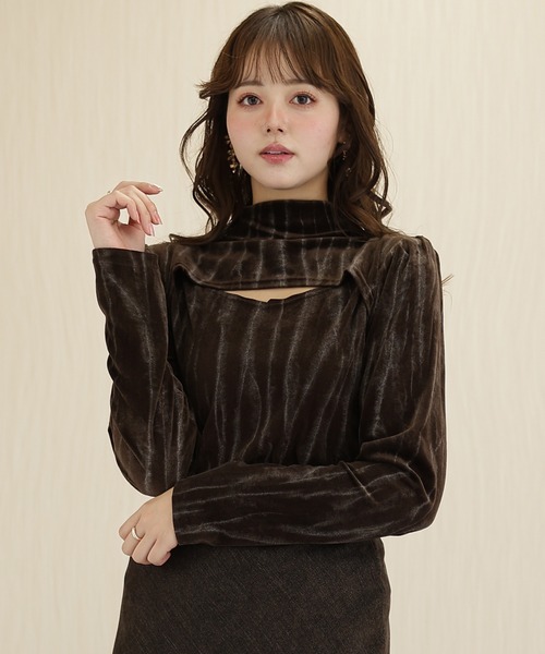 Lace Ladies(レースレディース)の「ベロア ニュアンス ストライプ オープンカット トップス(その他トップス・レディース・ブラック/モカ・FREE)」の4枚目の写真