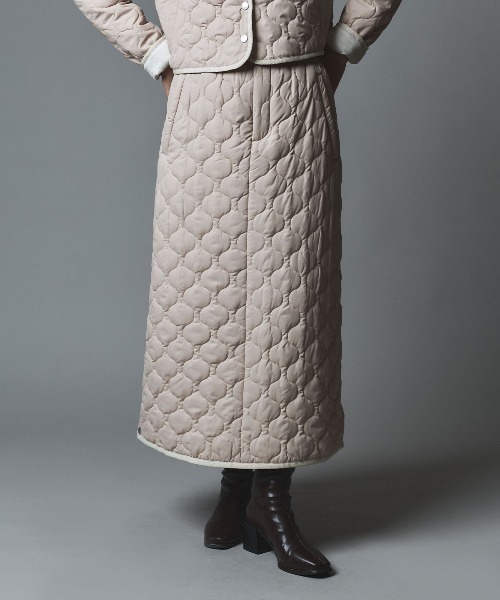 W:Huku(フーク)の「オニオン キルティング サイド スリット フレア スカート / Onion Quilted Side Slit Skirt(スカート・レディース・ブラック/ライトベージュ/カーキ・M/L)」の17枚目の写真