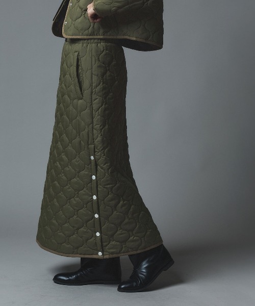 W:Huku(フーク)の「オニオン キルティング サイド スリット フレア スカート / Onion Quilted Side Slit Skirt(スカート・レディース・ブラック/ライトベージュ/カーキ・M/L)」の18枚目の写真