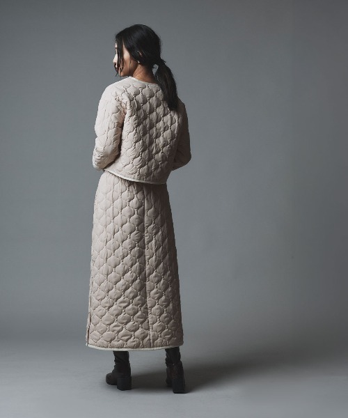 W:Huku(フーク)の「オニオン キルティング サイド スリット フレア スカート / Onion Quilted Side Slit Skirt(スカート・レディース・ブラック/ライトベージュ/カーキ・M/L)」の19枚目の写真
