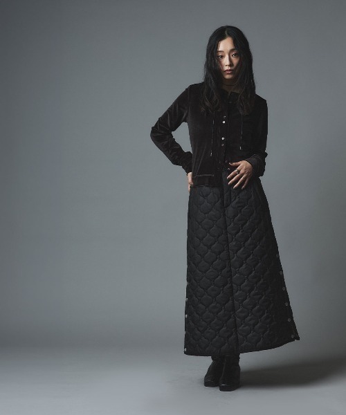 W:Huku(フーク)の「オニオン キルティング サイド スリット フレア スカート / Onion Quilted Side Slit Skirt(スカート・レディース・ブラック/ライトベージュ/カーキ・M/L)」の20枚目の写真