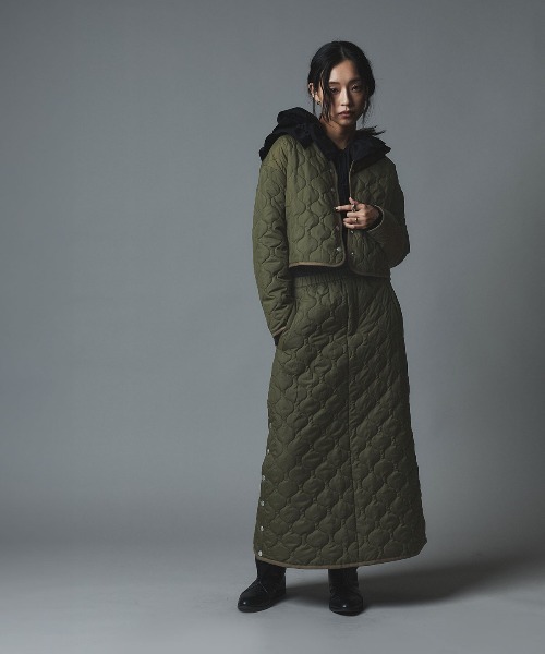 W:Huku(フーク)の「オニオン キルティング サイド スリット フレア スカート / Onion Quilted Side Slit Skirt(スカート・レディース・ブラック/ライトベージュ/カーキ・M/L)」の12枚目の写真