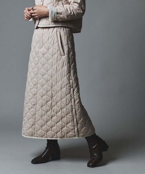 W:Huku(フーク)の「オニオン キルティング サイド スリット フレア スカート / Onion Quilted Side Slit Skirt(スカート・レディース・ブラック/ライトベージュ/カーキ・M/L)」の22枚目の写真