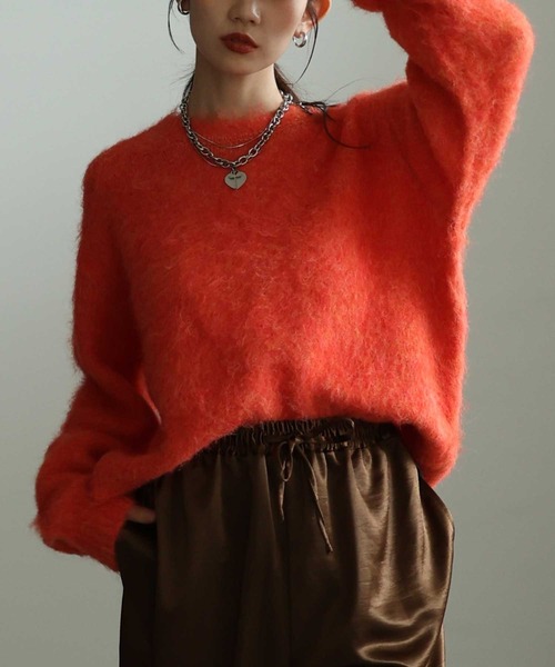 Sawa a la mode(サワアラモード)の「ソフトシャギーショートニットプルオーバー(ニット/セーター・レディース・ダークブラウン/ライトグリーン/オレンジ/ブルー・FREE)」の4枚目の写真