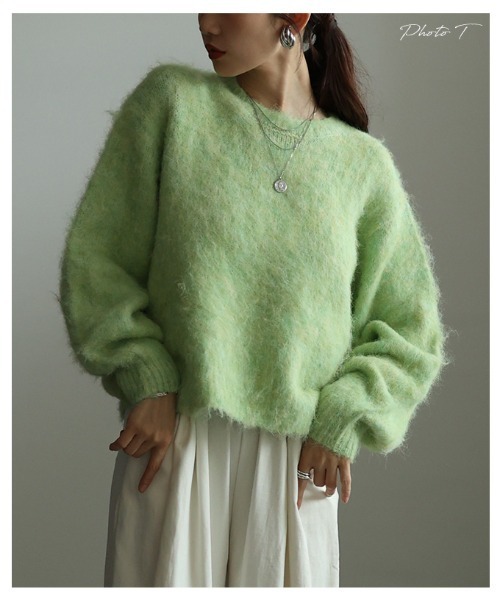 Sawa a la mode(サワアラモード)の「ソフトシャギーショートニットプルオーバー(ニット/セーター・レディース・ダークブラウン/ライトグリーン/オレンジ/ブルー・FREE)」の5枚目の写真