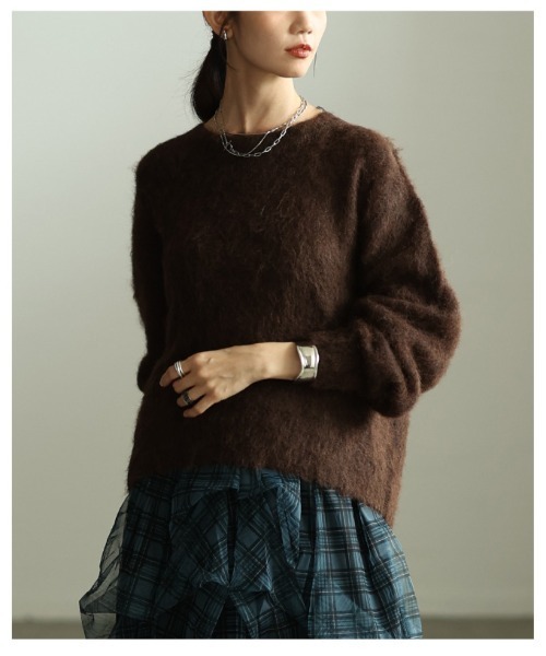 Sawa a la mode(サワアラモード)の「ソフトシャギーショートニットプルオーバー(ニット/セーター・レディース・ダークブラウン/ライトグリーン/オレンジ/ブルー・FREE)」の22枚目の写真