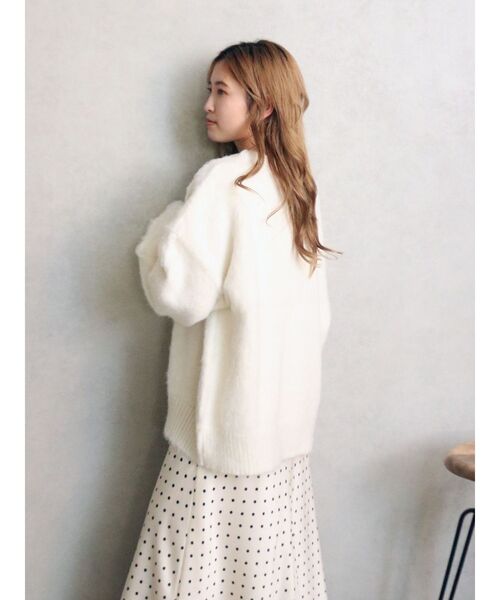 Ungrid(アングリッド)の「ヘンリーネック起毛ルーズニット(ニット/セーター・レディース・オフホワイト/チャコールグレー/イエロー/レッド/ピンク・FREE)」の22枚目の写真