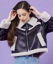KOLEAT（コレット）の「WOMEN Crop Loose-fit Mustang Fleece Shearling Jacket [Black_White]（ムートンコート・レディース）」