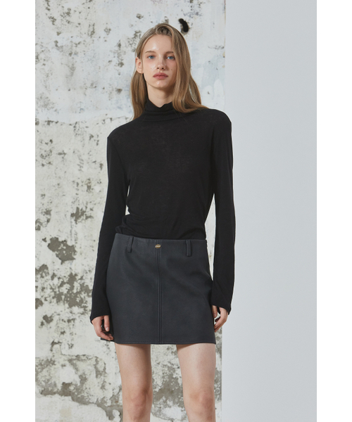 ANOETIC(アノエティック)の「GOLD LOGO MINI SKIRT_BLACK(スカート・レディース・ブラック・MEDIUM/SMALL)」の3枚目の写真