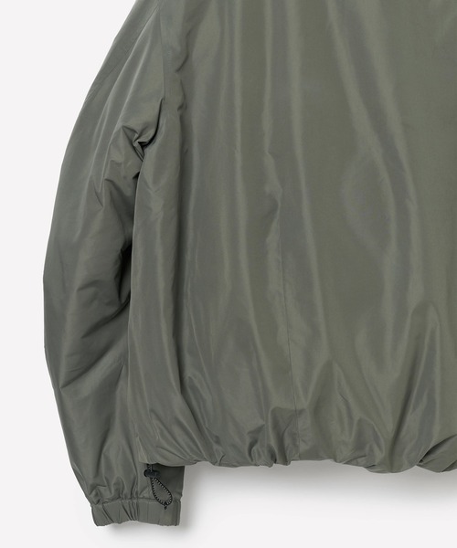 YDOT（ワイドット）の「【YDOT】COLLARLESS BOMBER DOWN JACKET（ダウンジャケット/コート・メンズ・セージグリーン/ブラック・M/L）」の21枚目の写真