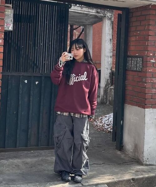 KANEITEI(カネイテイ)の「OFFICIAL LETTERING EMBROIDERED CREWNECK (NAVY)(スウェット・レディース・ネイビー・MEDIUM/LARGE/X-LARGE)」の2枚目の写真