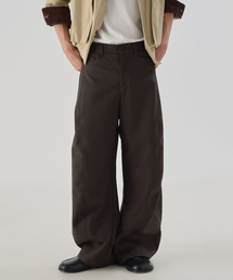 OWSA（オウサ）の「切り替えダーツスラックスパンツ - ブラウン M（スラックス）」