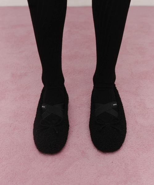 MARITHE + FRANCOIS GIRBAUD(マリテフランソワジルボー)の「W CROSS BANDING SHEARING FLAT SHOES(バレエシューズ・レディース・ブラウン/アイボリー/Black・25cm/24cm/23cm)」の17枚目の写真