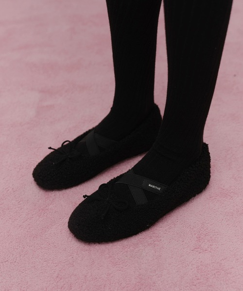 MARITHE + FRANCOIS GIRBAUD(マリテフランソワジルボー)の「W CROSS BANDING SHEARING FLAT SHOES(バレエシューズ・レディース・ブラウン/アイボリー/Black・25cm/24cm/23cm)」の16枚目の写真