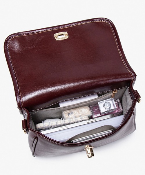 florist（フローリスト）の「2WAY レザータッチターンロックフラップショルダーバッグ/ハンドバッグ（ショルダーバッグ・レディース・ブラック/ブラウン/ワインレッド・FREE）」の16枚目の写真