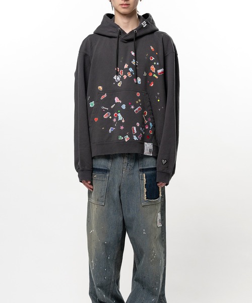 Maison MIHARA YASUHIRO（メゾンミハラヤスヒロ）の「Kids Sticker Printed Hoodie（スウェット・レディース・ホワイト/ブラック・38/36）」の2枚目の写真