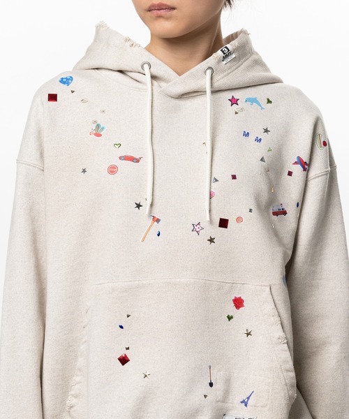 Maison MIHARA YASUHIRO(メゾンミハラヤスヒロ)の「Kids Sticker Printed Hoodie(スウェット・レディース・ホワイト/ブラック・38/36/40)」の9枚目の写真