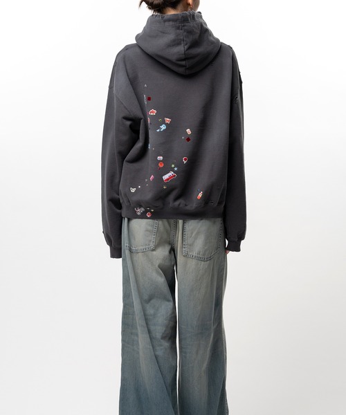 Maison MIHARA YASUHIRO(メゾンミハラヤスヒロ)の「Kids Sticker Printed Hoodie(スウェット・レディース・ホワイト/ブラック・38/36/40)」の15枚目の写真
