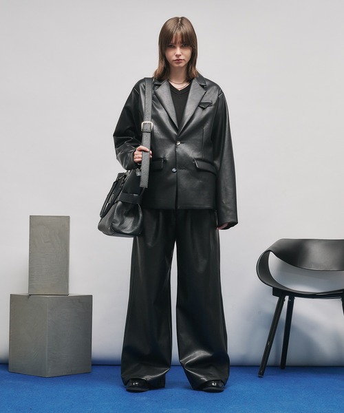 SELLE GLANT(セレグランテ)の「BELTED DESIGN 2WAY BAG/ベルテッドデザイン2WAYバッグ(トートバッグ・メンズ・ブラック/ダークブラウン・ONE SIZE)」の6枚目の写真