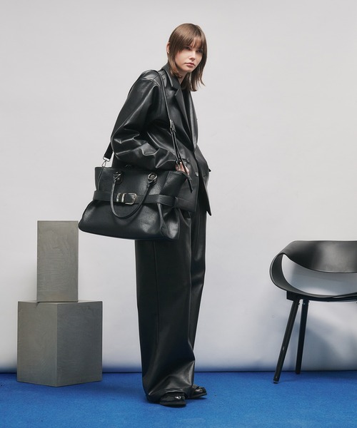 SELLE GLANT(セレグランテ)の「BELTED DESIGN 2WAY BAG/ベルテッドデザイン2WAYバッグ(トートバッグ・メンズ・ブラック/ダークブラウン・ONE SIZE)」の7枚目の写真