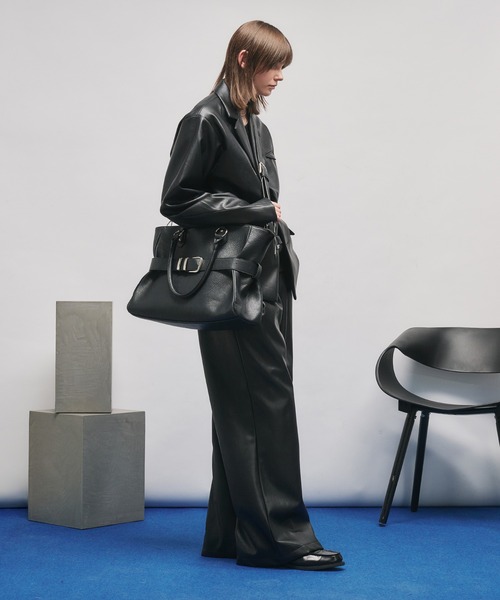 SELLE GLANT(セレグランテ)の「BELTED DESIGN 2WAY BAG/ベルテッドデザイン2WAYバッグ(トートバッグ・メンズ・ブラック/ダークブラウン・ONE SIZE)」の9枚目の写真