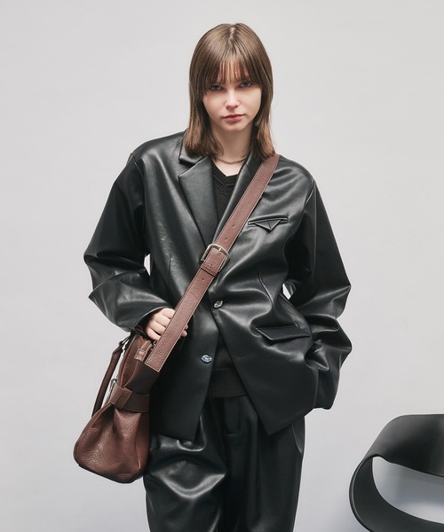 SELLE GLANT(セレグランテ)の「BELTED DESIGN 2WAY BAG/ベルテッドデザイン2WAYバッグ(トートバッグ・メンズ・ブラック/ダークブラウン・ONE SIZE)」の17枚目の写真