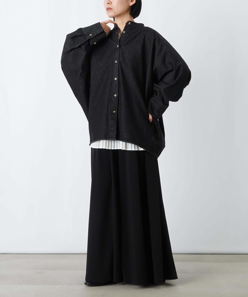 LUCA/LADY LUCK LUCA（ルカ/レディラックルカ）の「LC/LLL コクーンドルマンチュニックシャツ/デニムドルマンシャツ（シャツ/ブラウス・レディース・グレー/ブルー/サックスブルー・FREE）」の4枚目の写真