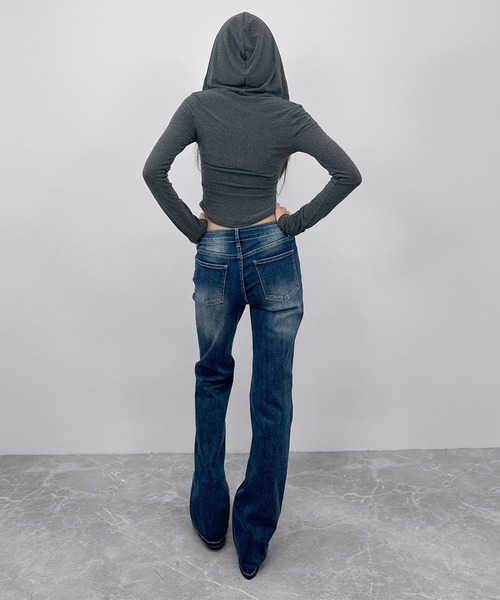 FOLLOWIN（フォロウィン）の「【FOLLOWN】セミフレアストレッチデニムパンツ（デニムパンツ・レディース・ブルー・LARGE/MEDIUM/SMALL）」の5枚目の写真