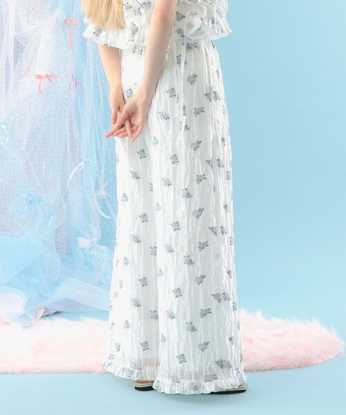 CAROLINA GLASER(カロリナ グレイサー)の「フラワー フリル パンツ(その他パンツ・レディース・ブラック/オフホワイト・SMALL/MEDIUM)」の11枚目の写真