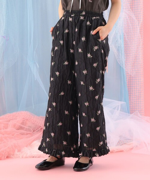 CAROLINA GLASER(カロリナ グレイサー)の「フラワー フリル パンツ(その他パンツ・レディース・ブラック/オフホワイト・SMALL/MEDIUM)」の18枚目の写真