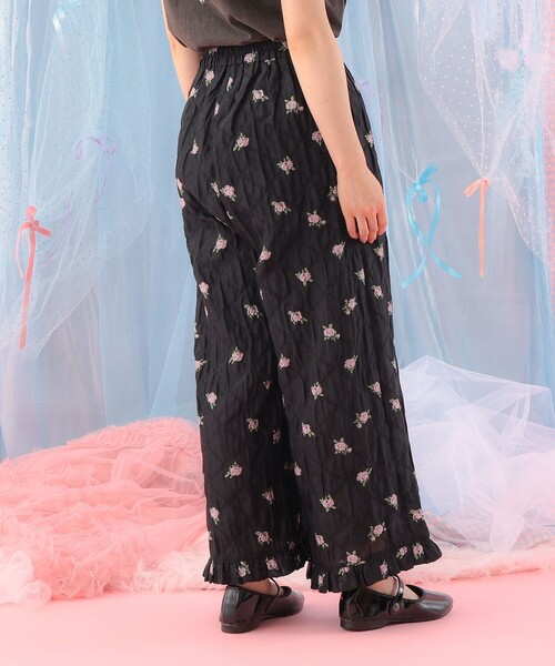 CAROLINA GLASER（カロリナ グレイサー）の「フラワー フリル  パンツ（その他パンツ・レディース・ブラック/オフホワイト・SMALL/MEDIUM）」の13枚目の写真