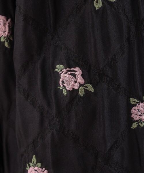 CAROLINA GLASER（カロリナ グレイサー）の「フラワー フリル  パンツ（その他パンツ・レディース・ブラック/オフホワイト・SMALL/MEDIUM）」の17枚目の写真